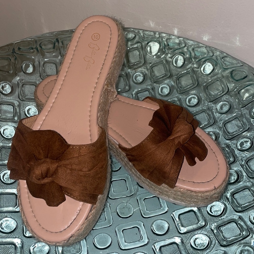 Platform sandals:)
